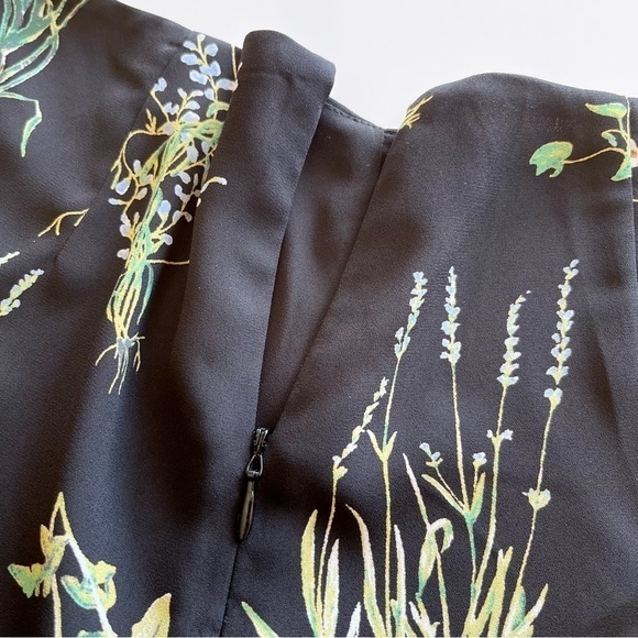 Aritzia Sunday Best Foral Tulip Shorts Size 0 - Picture 6 of 10